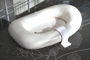 衛(wèi)浴材質大膽“違反常識”