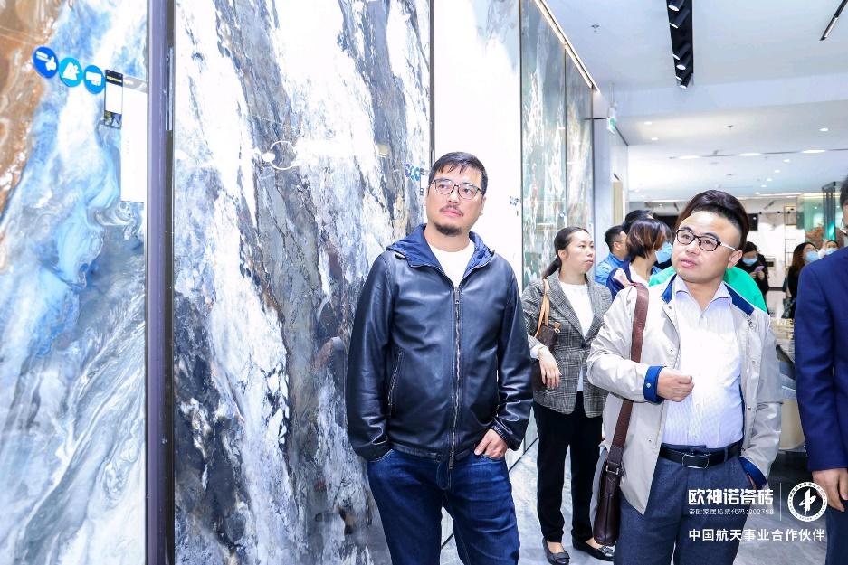 歐神諾5G雙層窯爐巖板智能生產(chǎn)線正式點(diǎn)火！_9