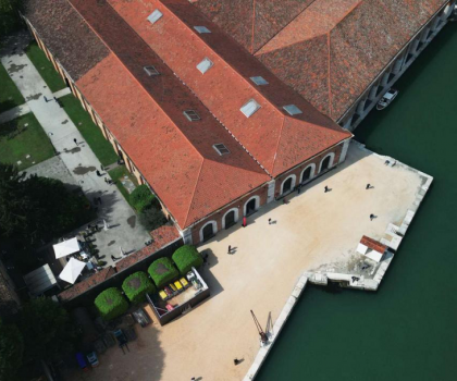 第60屆威尼斯雙年展｜東鵬再次登上國際舞臺(tái)，以永續(xù)之材頌揚(yáng)東方藝術(shù)