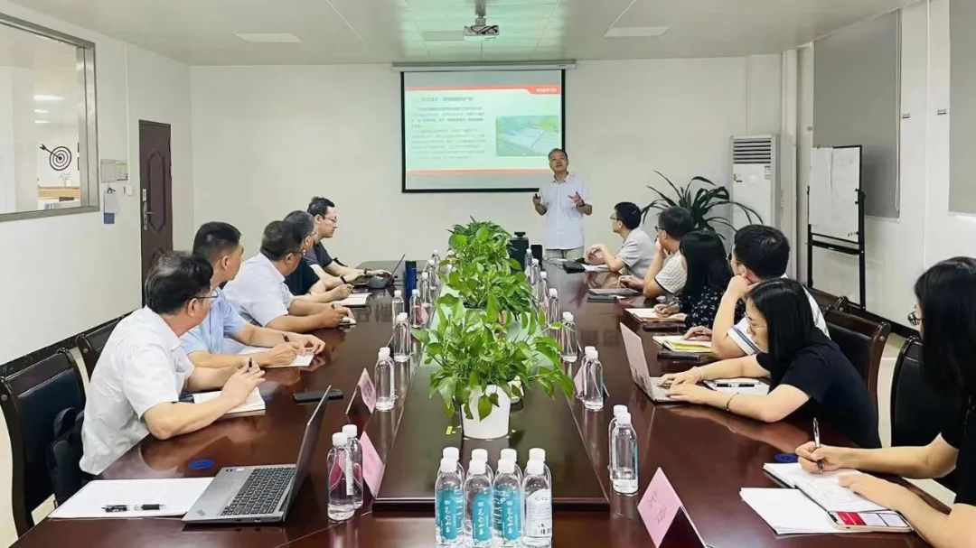 助力實現(xiàn)雙碳目標｜建材行業(yè)碳排放解剖“麻雀”課題組赴東鵬基地調研3.jpg