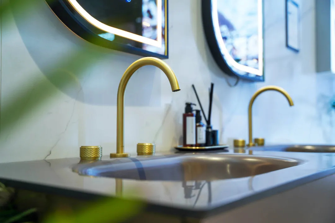 1711674766315932.jpg 德國COSO衛(wèi)浴驚艷亮相上海國際酒店展4.jpg