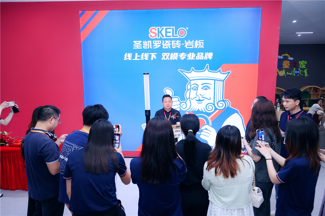 1713493282695357.jpg 媒體采訪2.JPG