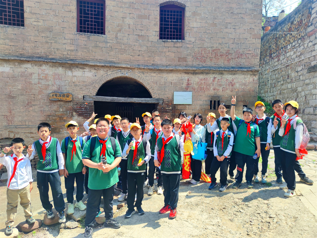 石家莊市盛世長安小學走進井陘南橫口村開啟傳統(tǒng)文化研學之旅A01.jpg
