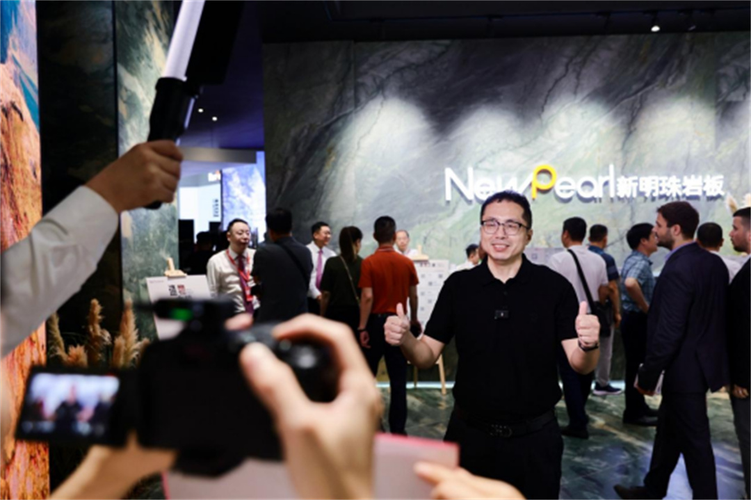 1000W＋關(guān)注！潭洲展新明珠巖板“種草”破圈06.jpg